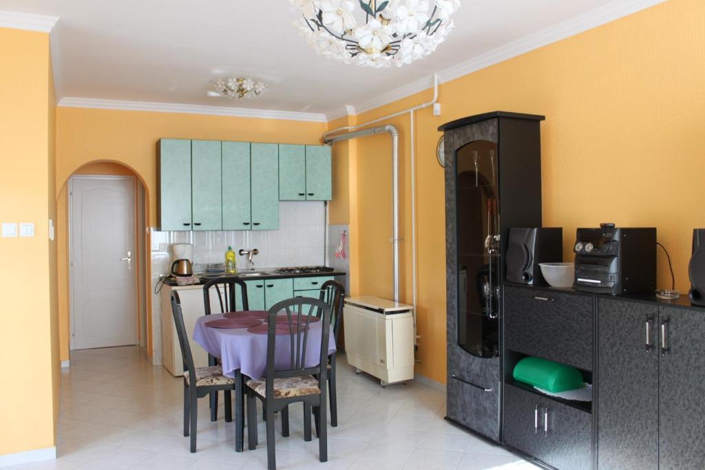 Orwa Apartmanok - Cedrus Koez Zalakaros Rom bilde