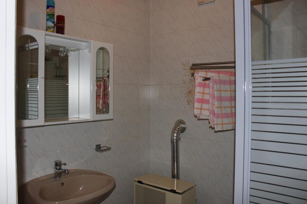 Orwa Apartmanok - Cedrus Koez Zalakaros Rom bilde