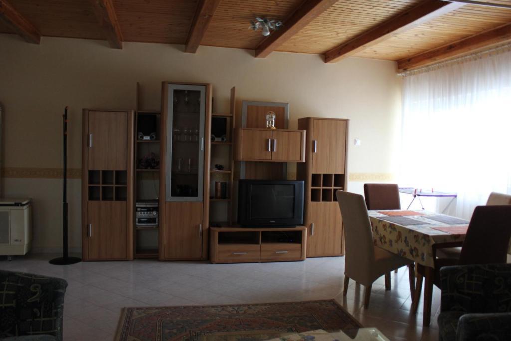 Orwa Apartmanok - Cedrus Koez Zalakaros Rom bilde